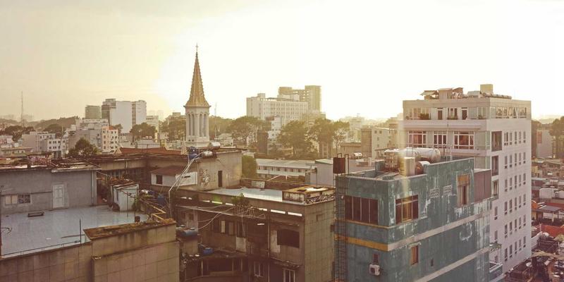 2024年全球半导体供应链重塑：人工智能与生物科技如何驱动科技资讯新趋势