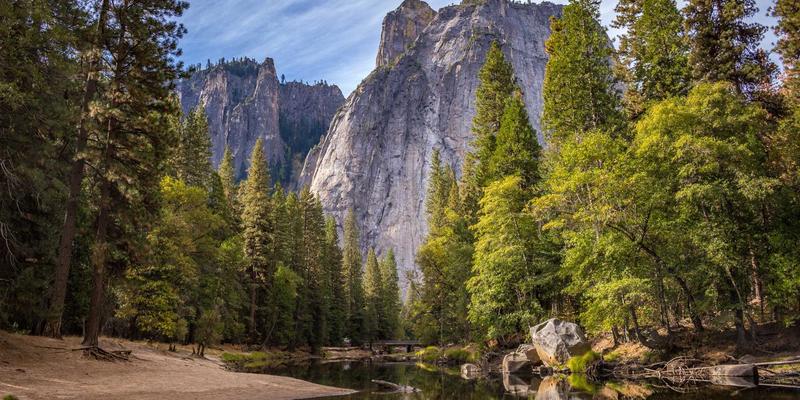 边缘计算重塑工业物联网：新能源与生物科技行业的动态变革与核心挑战
